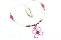 Collier en fil avec pendentif rose - Collection Valentino