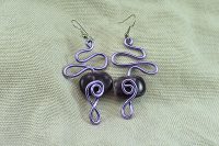 Boucles d'oreilles fil en alu aux 2 violets - Collection Gozo
