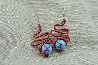 Boucles d'oreilles fil en alu rouge- Collection Gozo