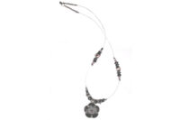 Collier Valentino avec pendentif noir