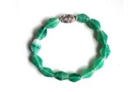 bracelet en perles vertes ovales