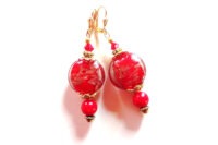 Boucles d'oreilles en rouge brillant