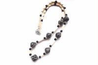 Collier ethnique en noir et blanc